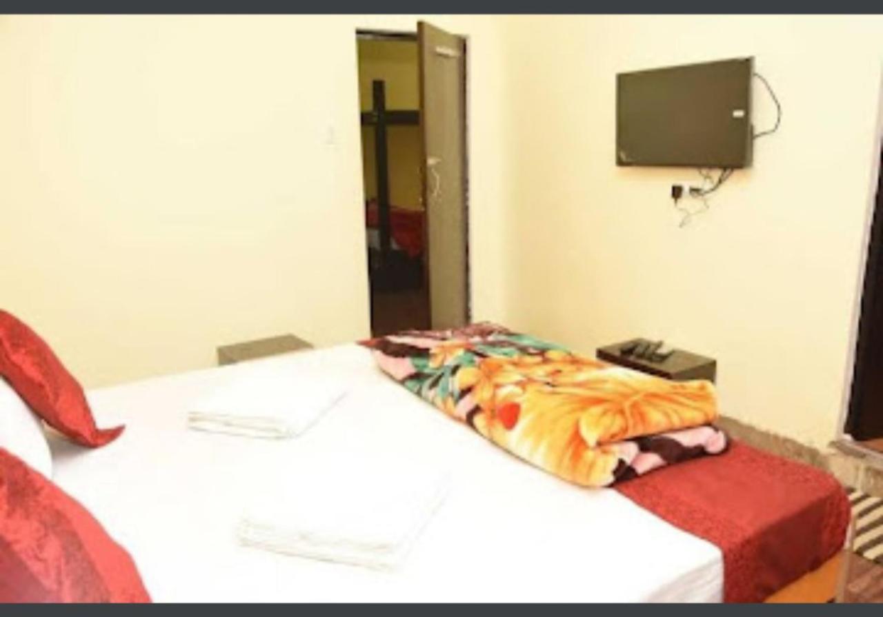 Goroomgo Varanasi Paradise Varanasi Ngoại thất bức ảnh